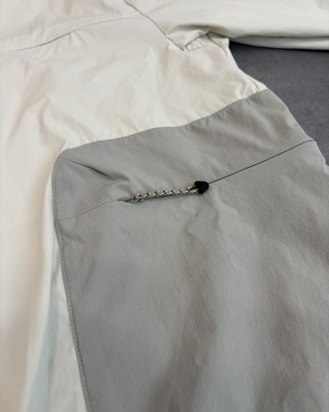 ハーフジップユーティリティプールオーバーCM0101