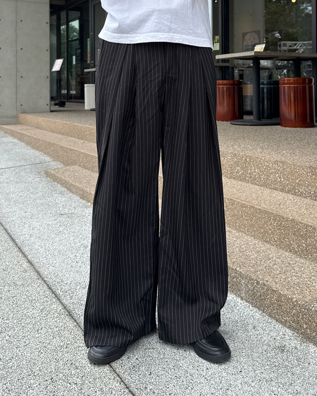 ピンストライプタックワイドスラックス GC0228