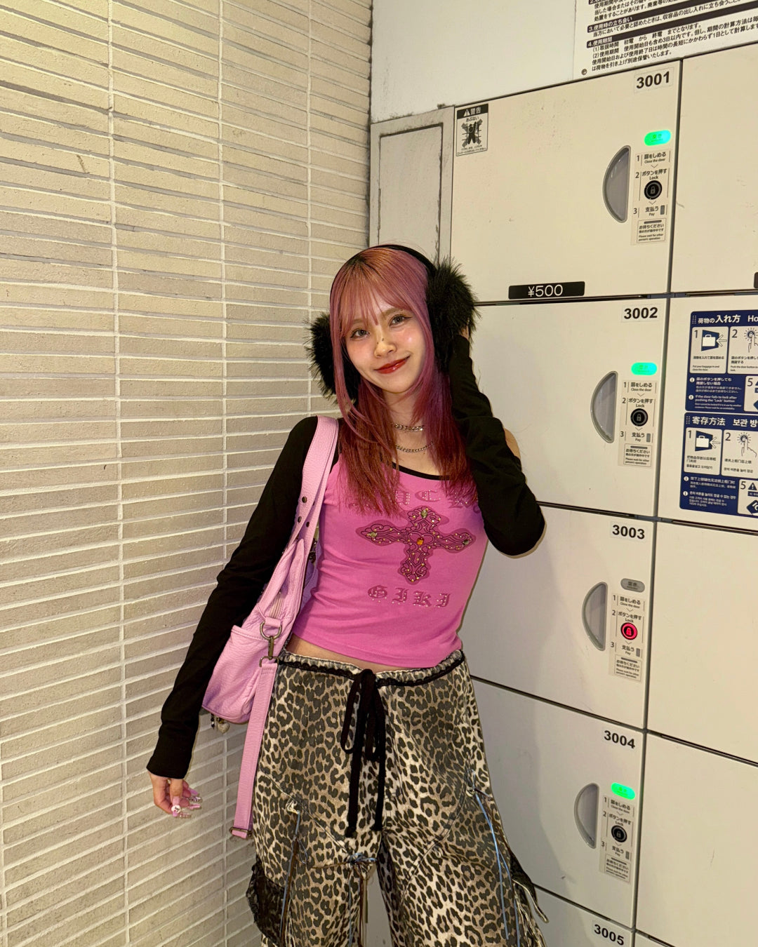 クロスデザインビジューワンショルダートップス
GM0138