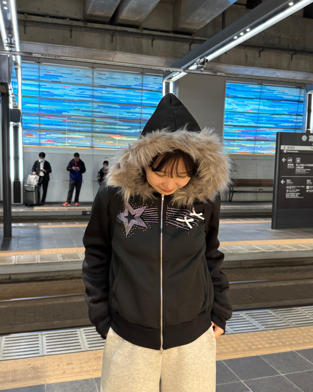 ラインストーンデザインファーフードパーカー HD0055