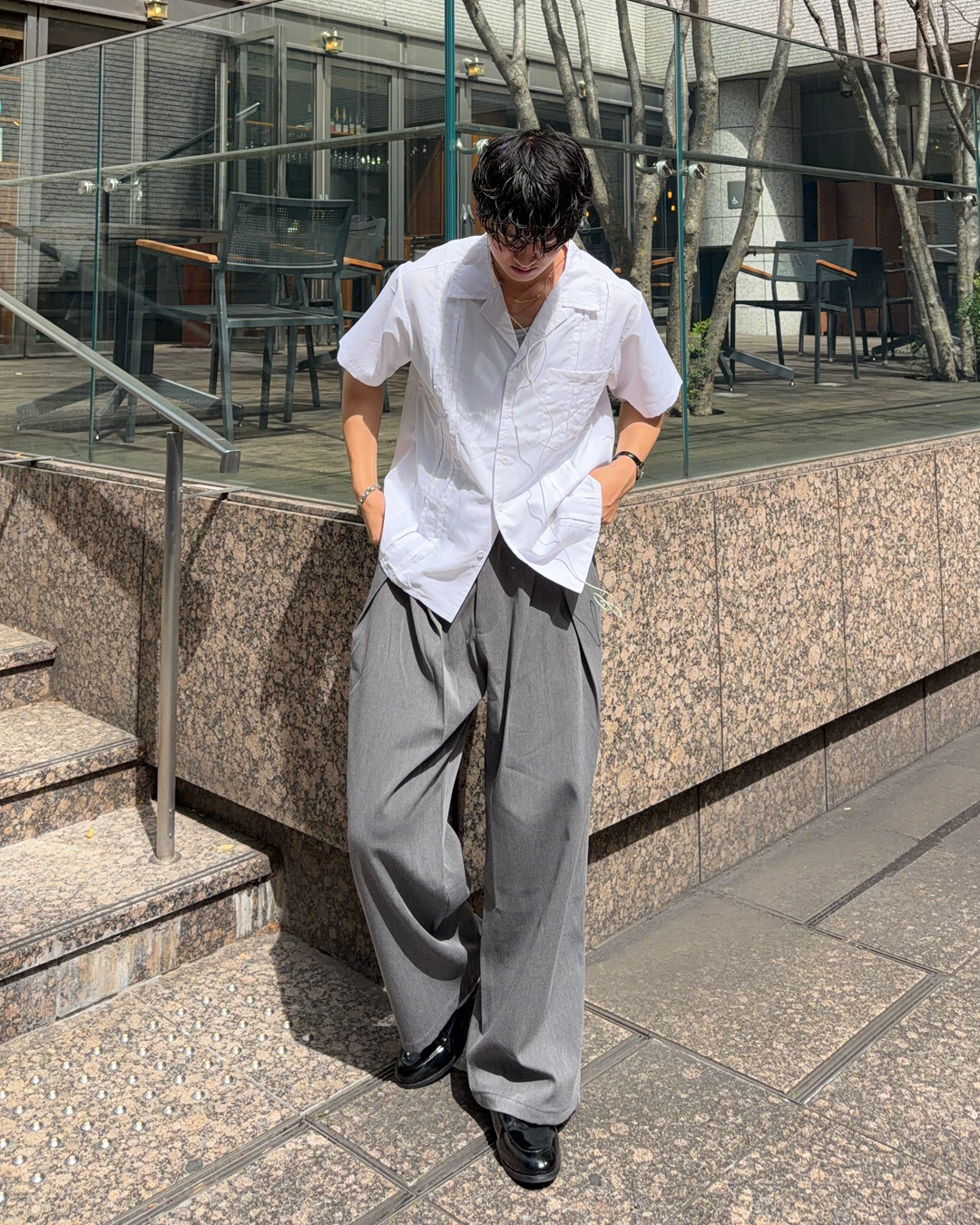 ベルトループ付きタック入りストレートスラックスパンツ
HT0022