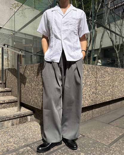 ベルトループ付きタック入りストレートスラックスパンツ
HT0022
