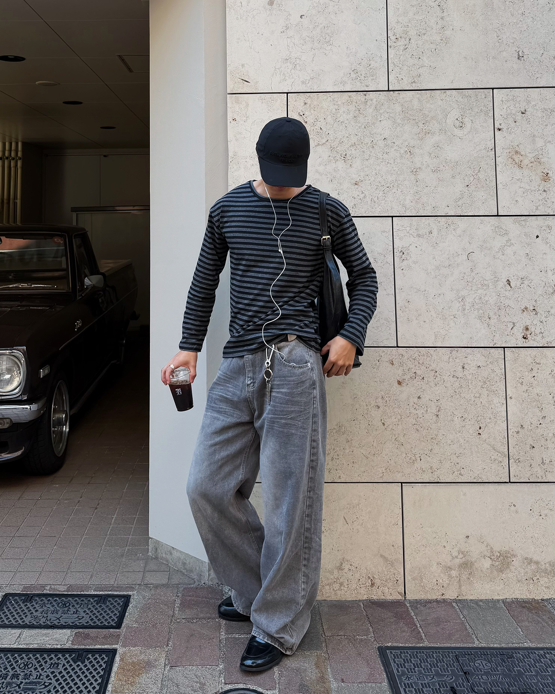 スモーキーグレーウォッシュ加工デニムパンツ HT0031