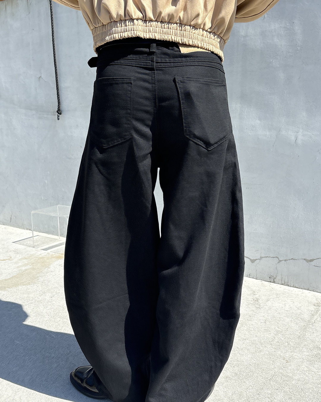 ルーズシルエットワイドレッグシザードレープパンツ HW0063
