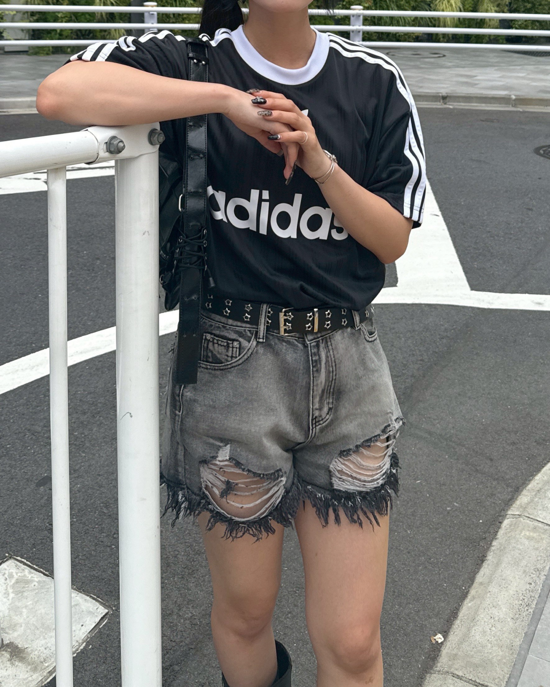 ハイダメージデニムショートパンツ HZ2049