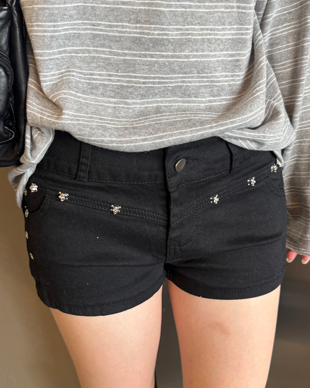 スタッズデザインショートパンツ HS3198