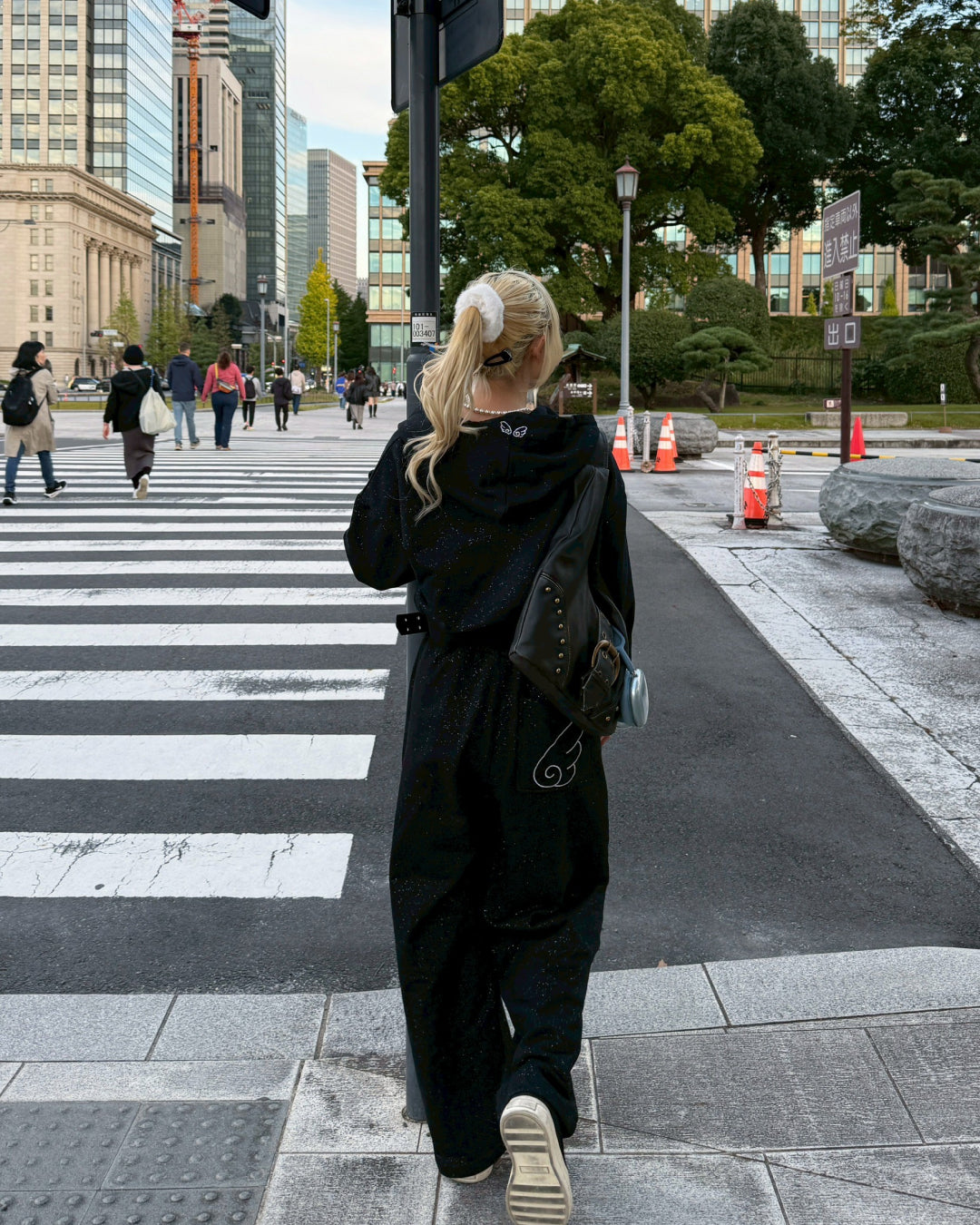 【11/25 19:00販売開始 オリジナル 即納】ラメストーンパーカー HZ6000