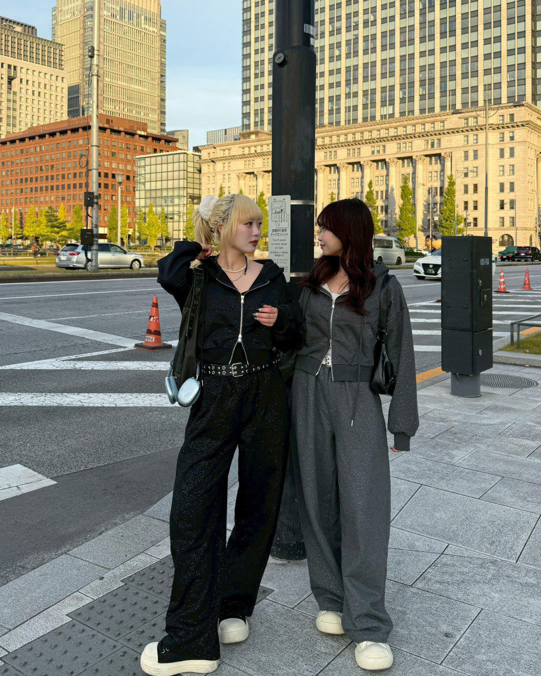 【11/25 19:00販売開始 オリジナル 即納】ラメストーンパーカー HZ6000