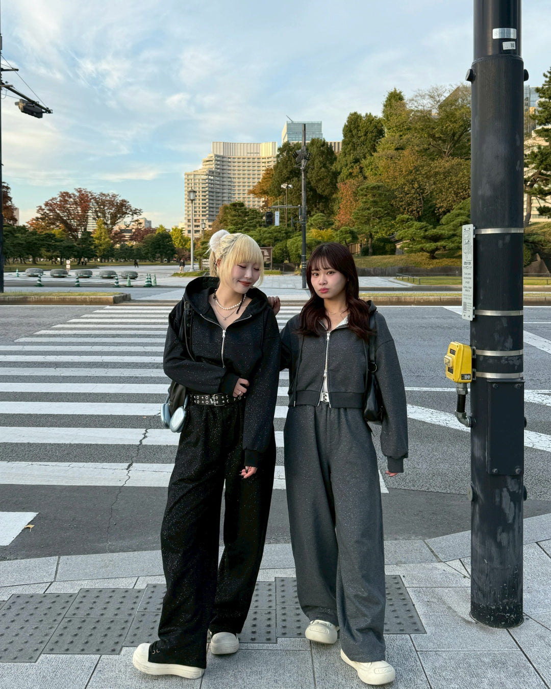 【11/25 19:00販売開始 オリジナル 即納】ラメストーンスウェットパンツ HZ6001