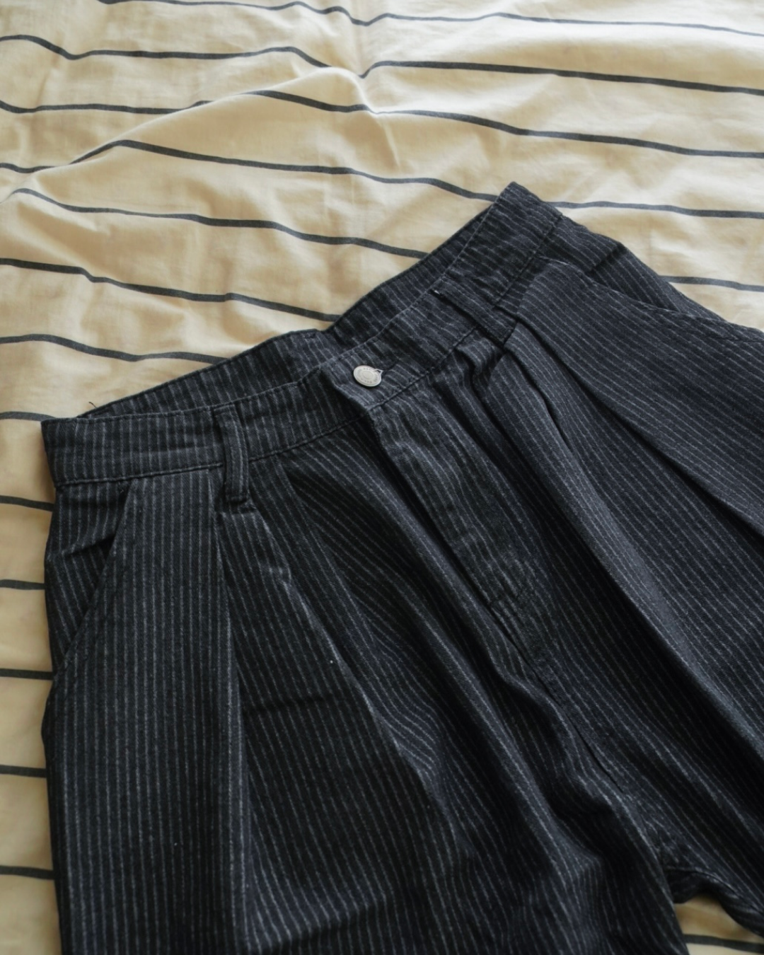 ストライプカーブシルエットタックデニムパンツ ID0020