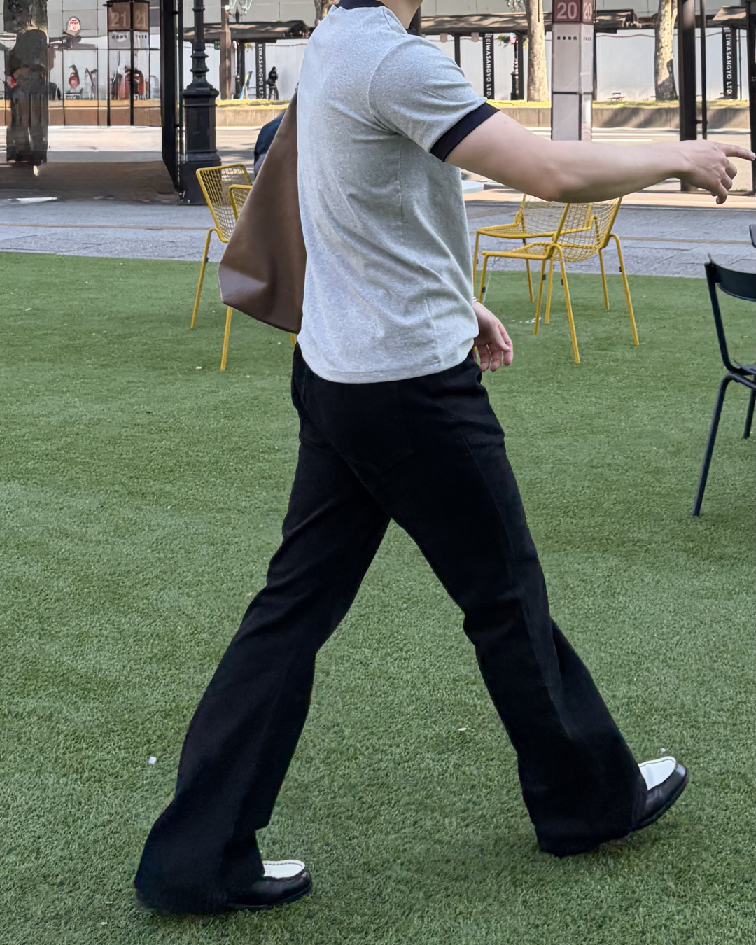 ストレートフレアブラックパンツ IK0038