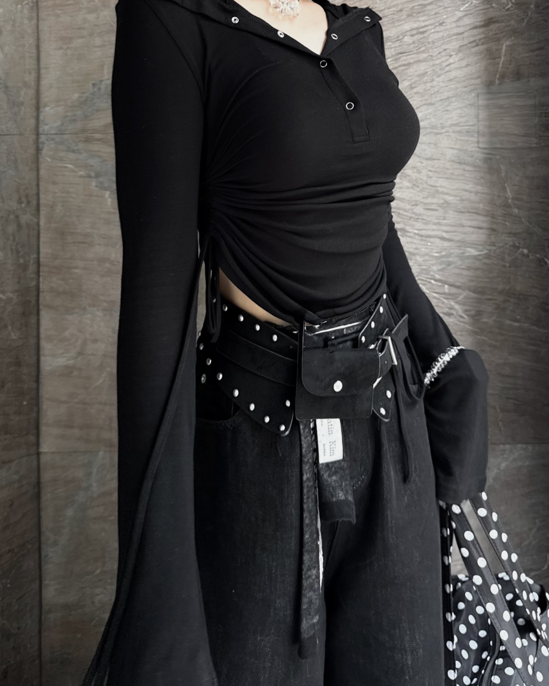 サイドギャザーヘンリーネックスリムフーディ
UI0039