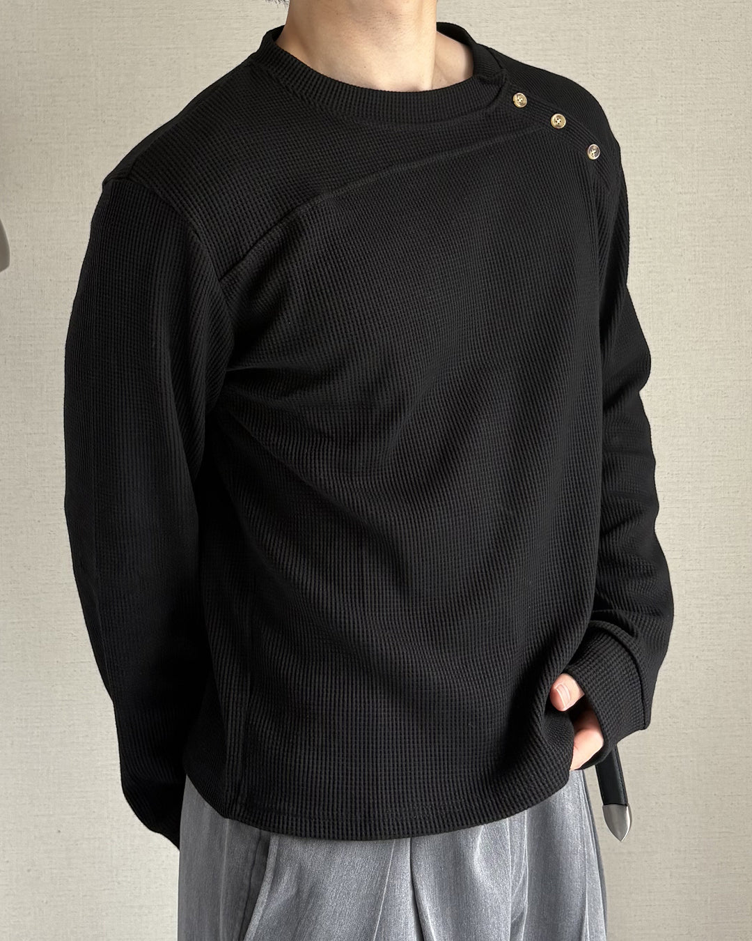 アシメトリーヘンリーネックロングスリーブカットソー IK0473