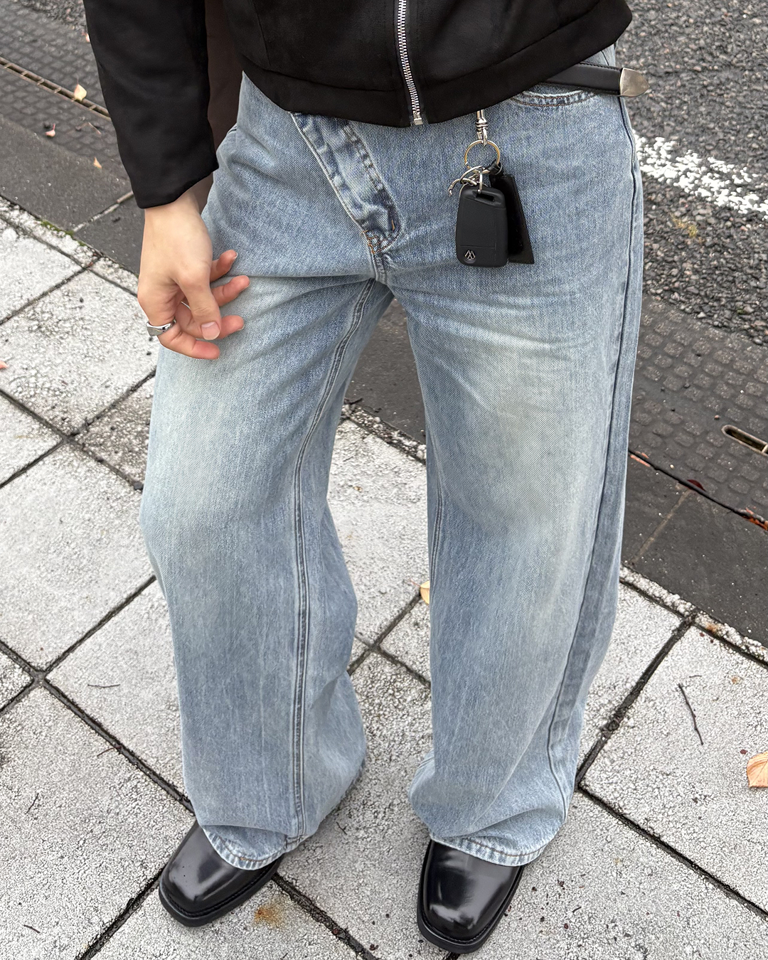 クロスベルトワイドストレートパンツ IK0519