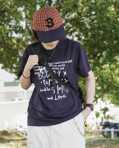 メッセージロゴグラフィック半袖Tシャツ IM0064