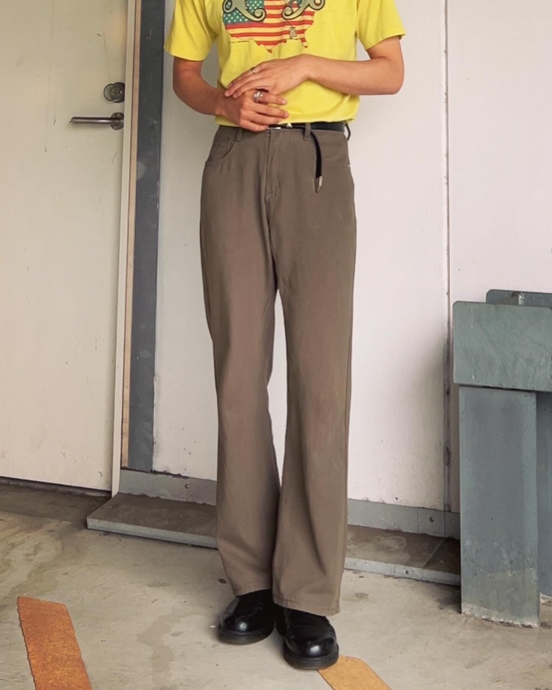 ブラウンストレートデニムパンツ NA0006 – YOLO(ヨロ ブラウンストレートデニムパンツ NA0006 – YOLO(ヨロ