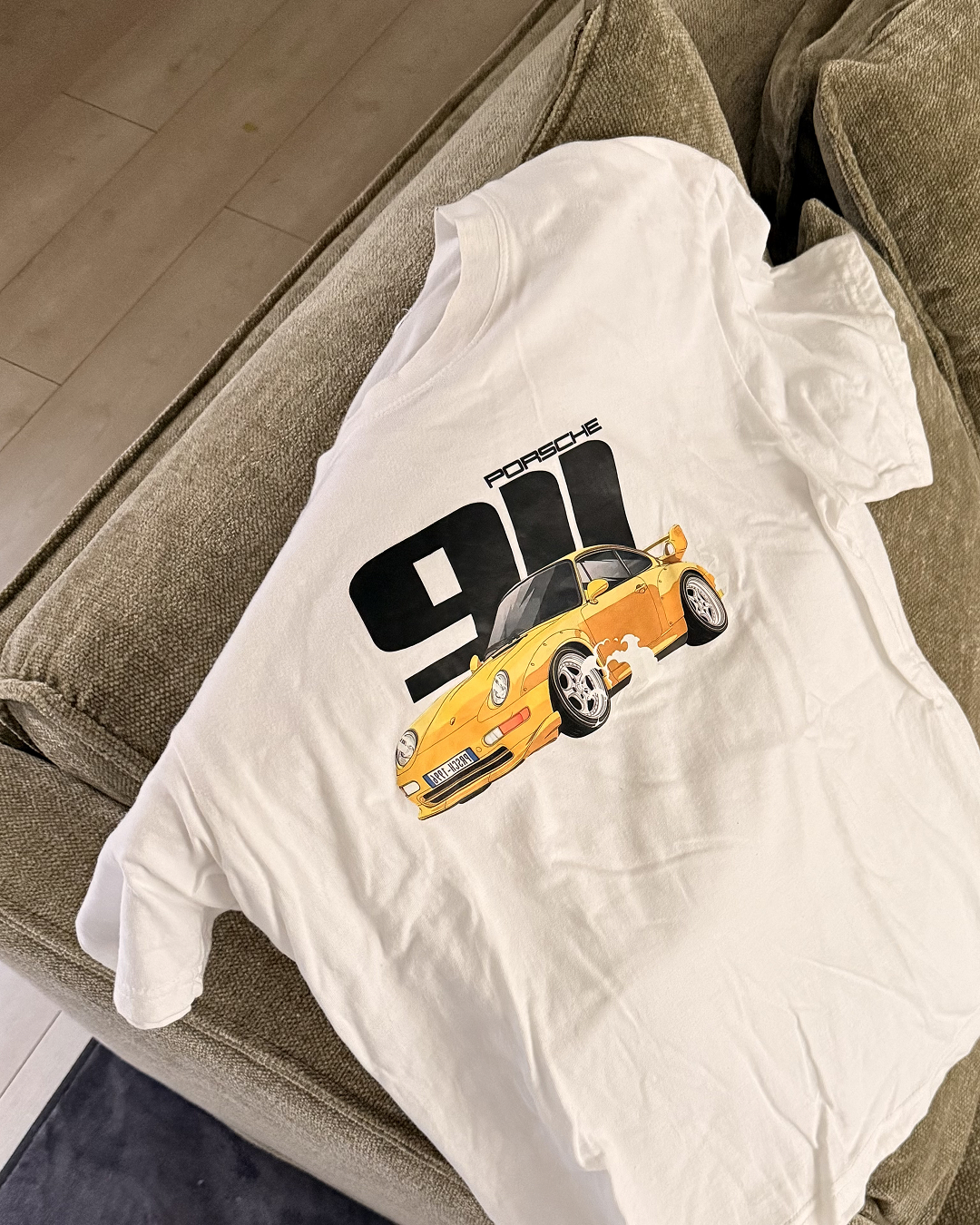 ヴィンテージライクレーシングカーグラフィックTシャツ SP0018