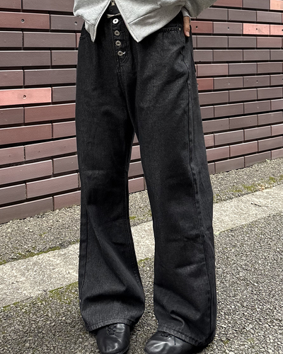 ボタンフライブラックデニムパンツ IK0363