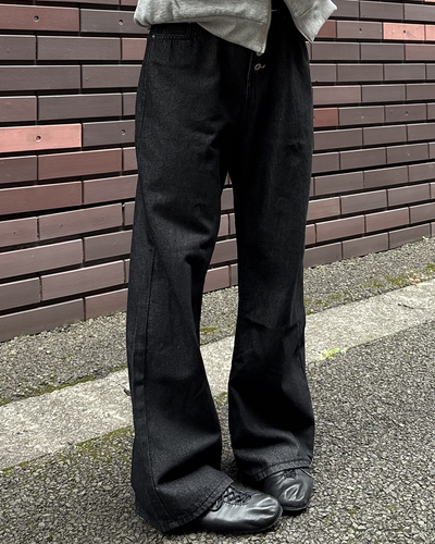 ボタンフライブラックデニムパンツ IK0363