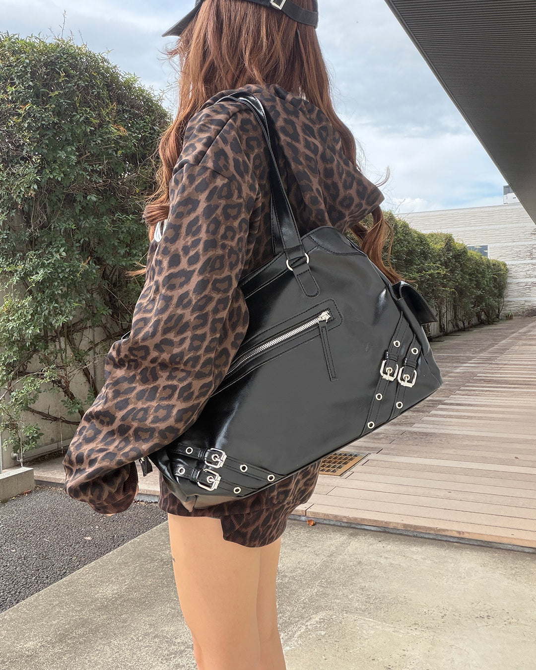 スタッズバックル付き2WAYバッグ JU0009