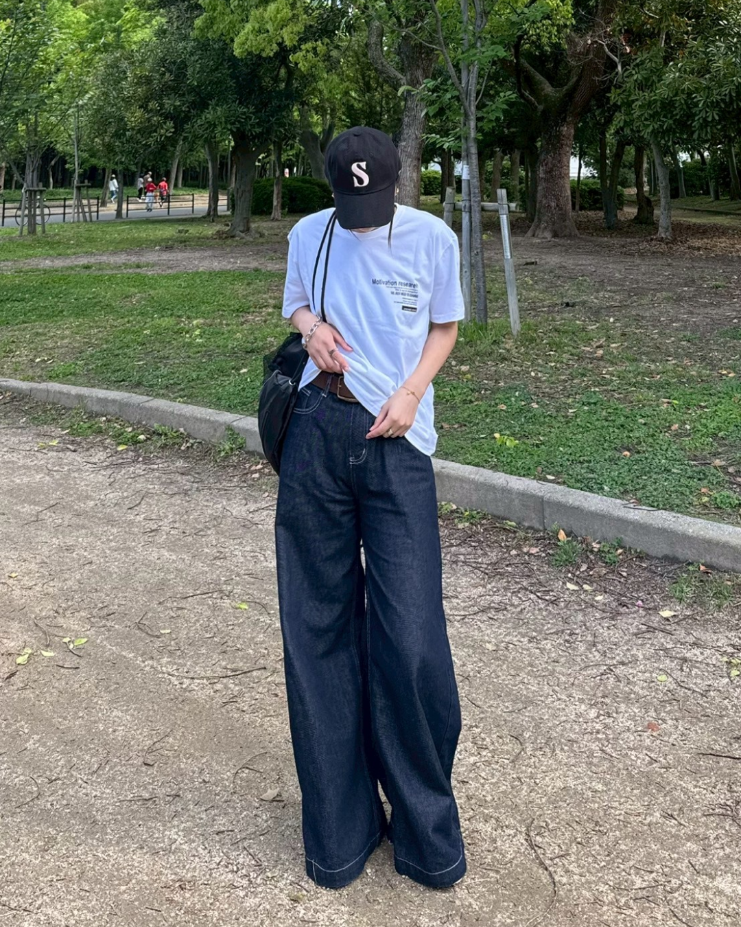 ダークブルー ストレートデニムパンツ ダークブルー ストレートデニムパンツ