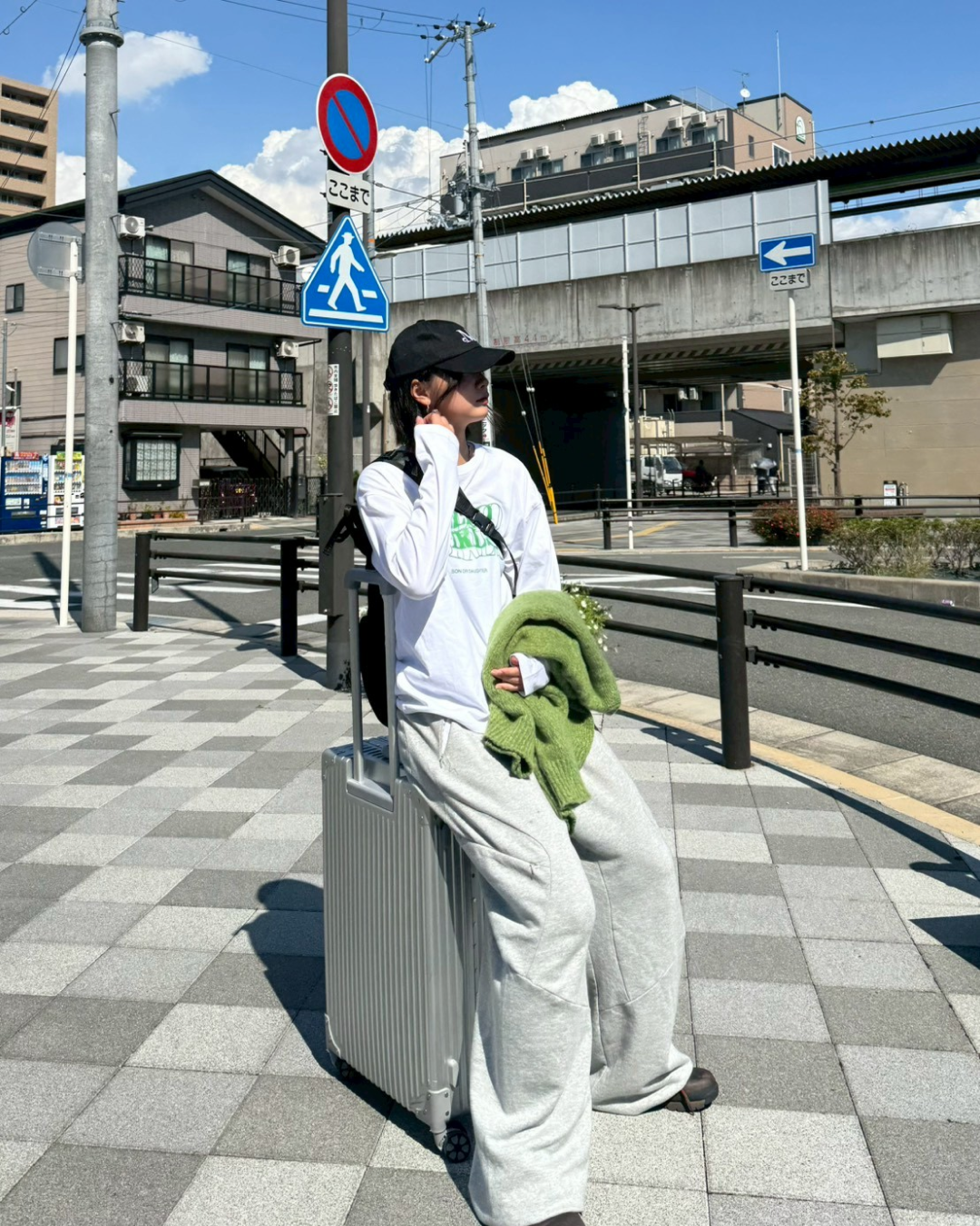 カラークルーネックニットセーター K1139