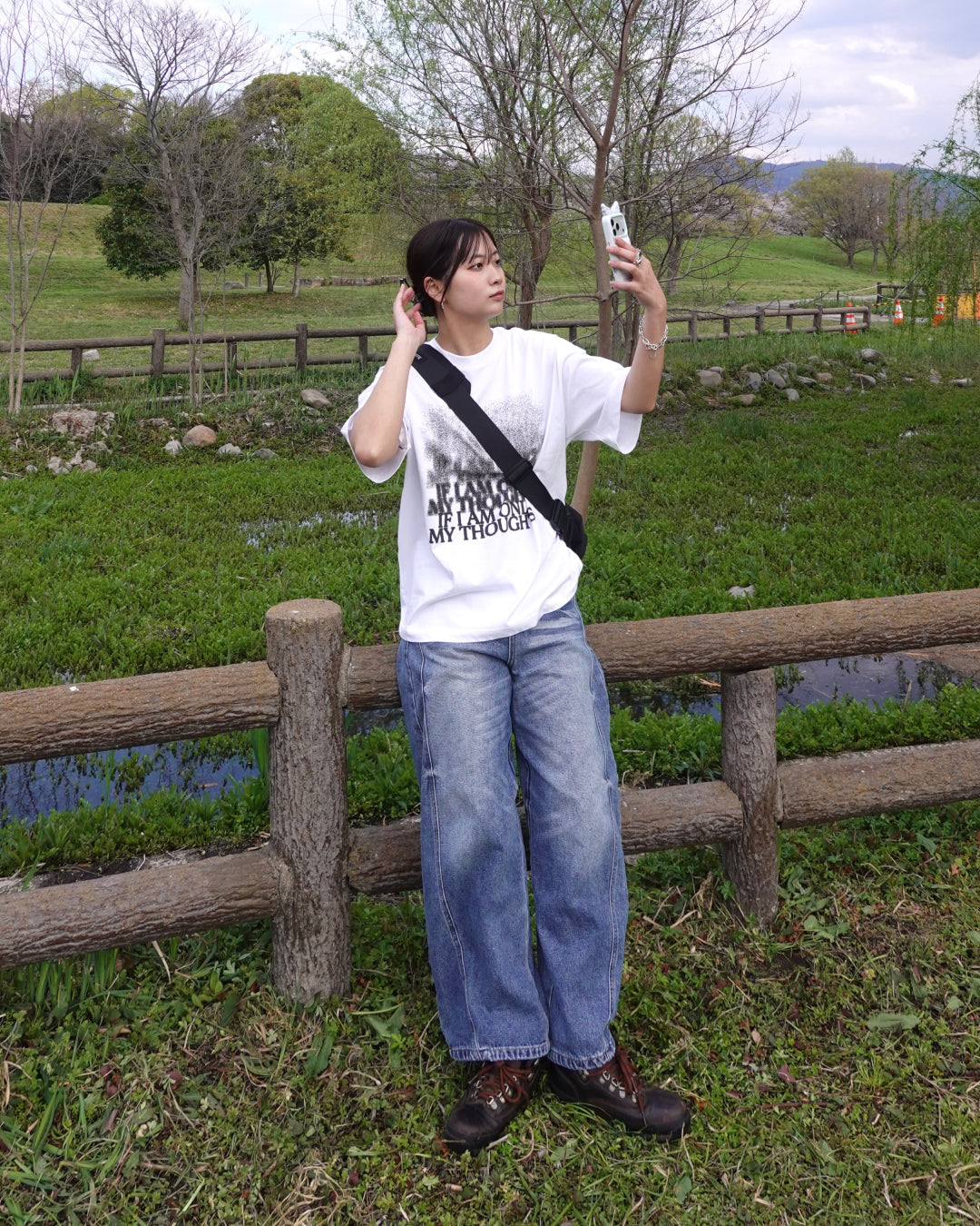 グラフィックプリントルーズTシャツ K3136