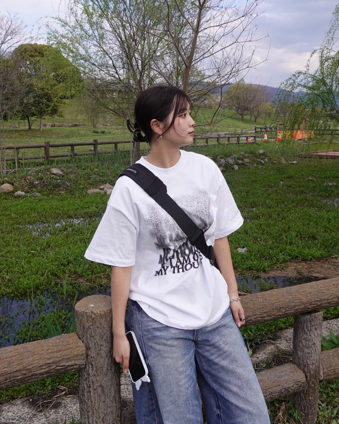 グラフィックプリントルーズTシャツ K3136