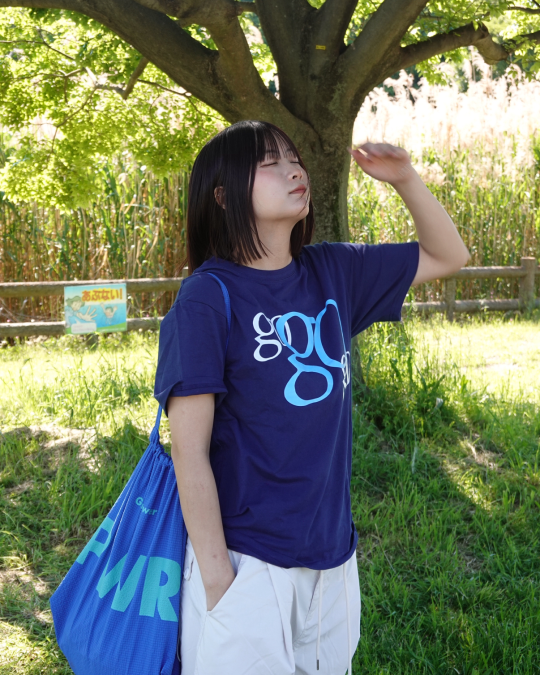 ビッグロゴネイビーTシャツ K3189 – YOLO（ヨロ）｜ファッション通販