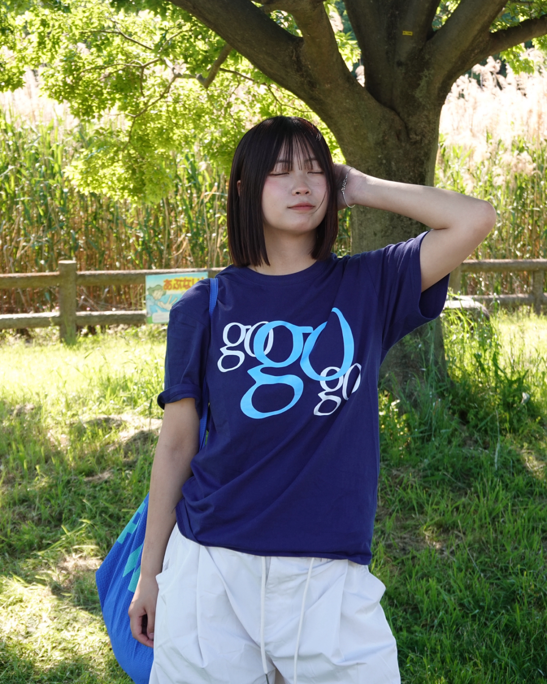 ビッグロゴネイビーTシャツ K3189 – YOLO（ヨロ）｜ファッション通販
