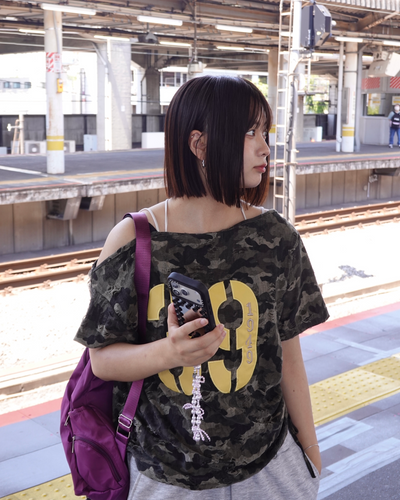 フロントロゴワンショルダーTシャツ K3198