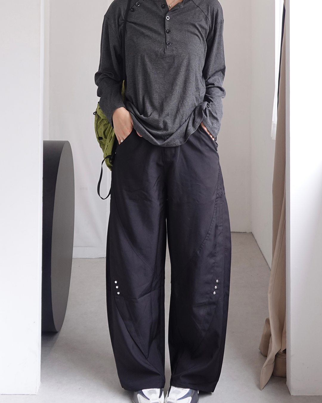【再販】スタッズデザインワイドパンツ K0374