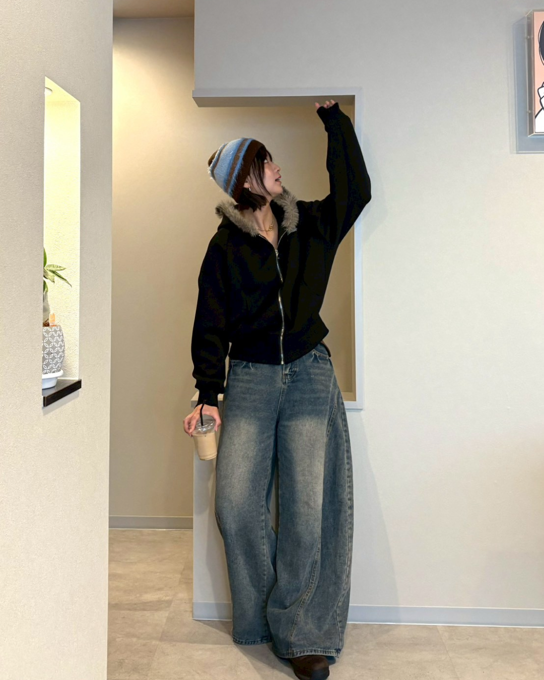 【即納】ファーフードロゴジップパーカー　K5012