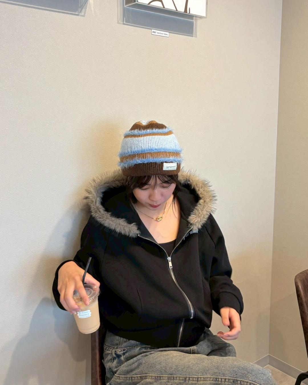 【即納】ファーフードロゴジップパーカー　K5012