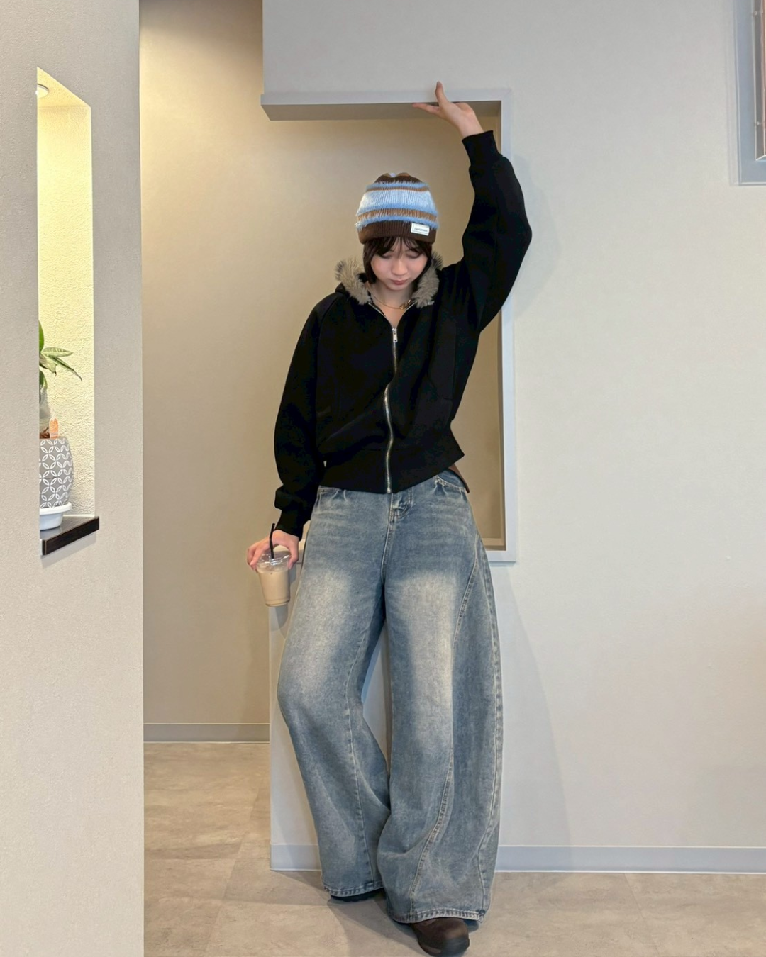 【即納】ファーフードロゴジップパーカー　K5012