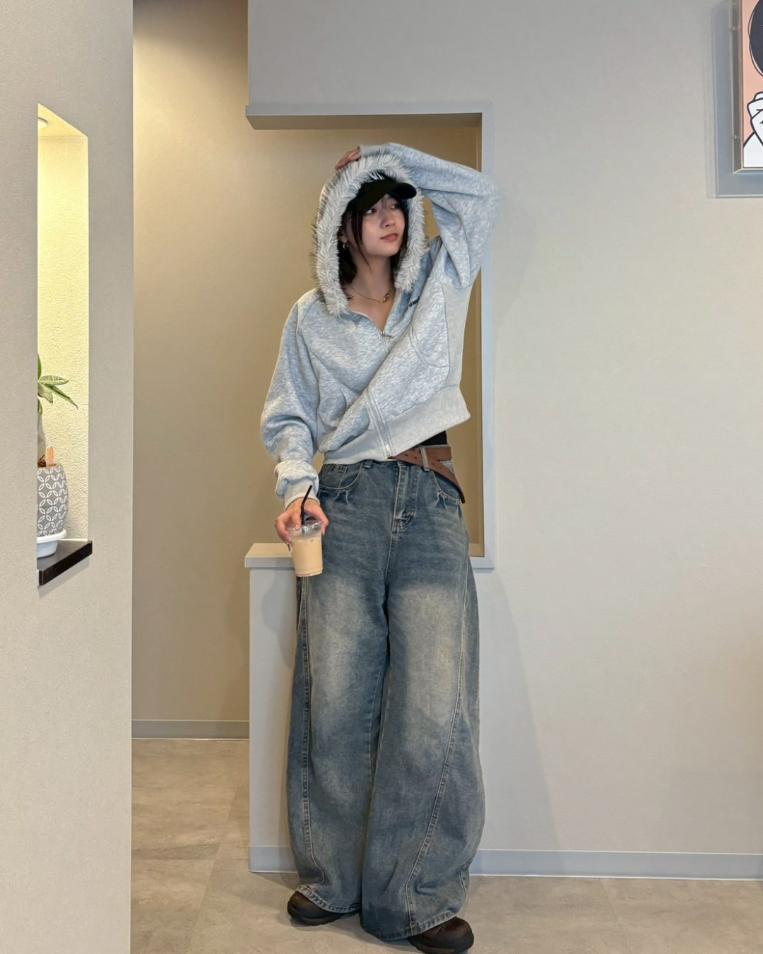 【即納】ファーフードロゴジップパーカー　K5012