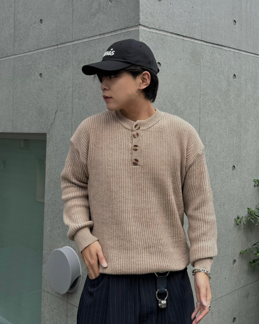 ラウンドネックボタンニット KA1240