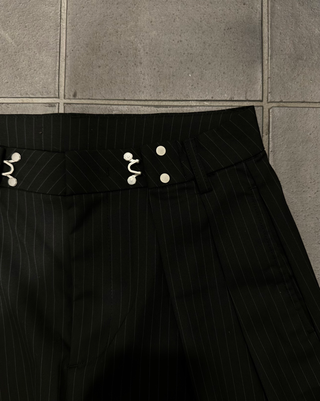 【即納】ツータックストライプスラックス KA5028