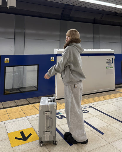 ルーズシルエットファージップアップフーディ
KC0180