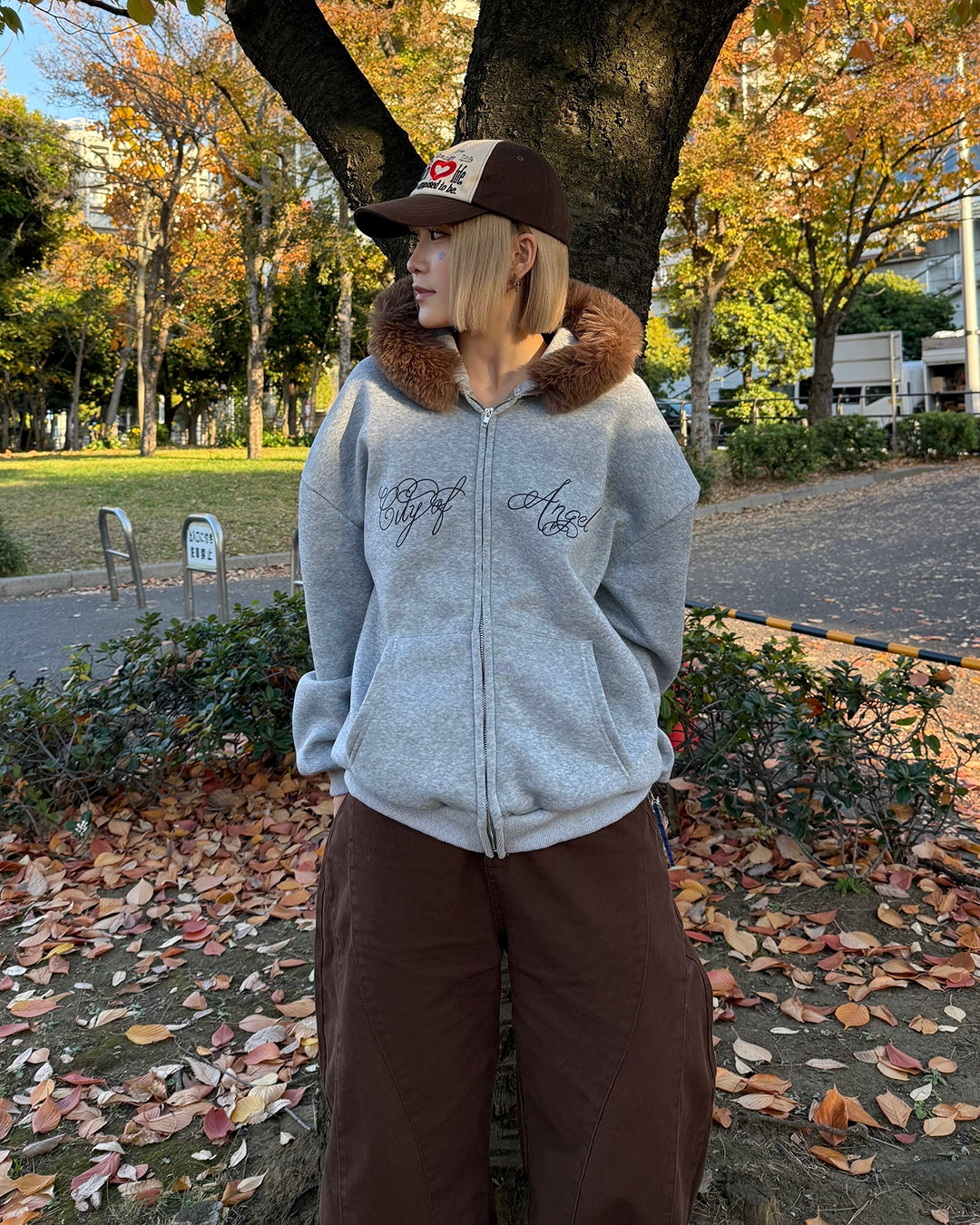 ルーズシルエットファージップアップフーディ
KC0180