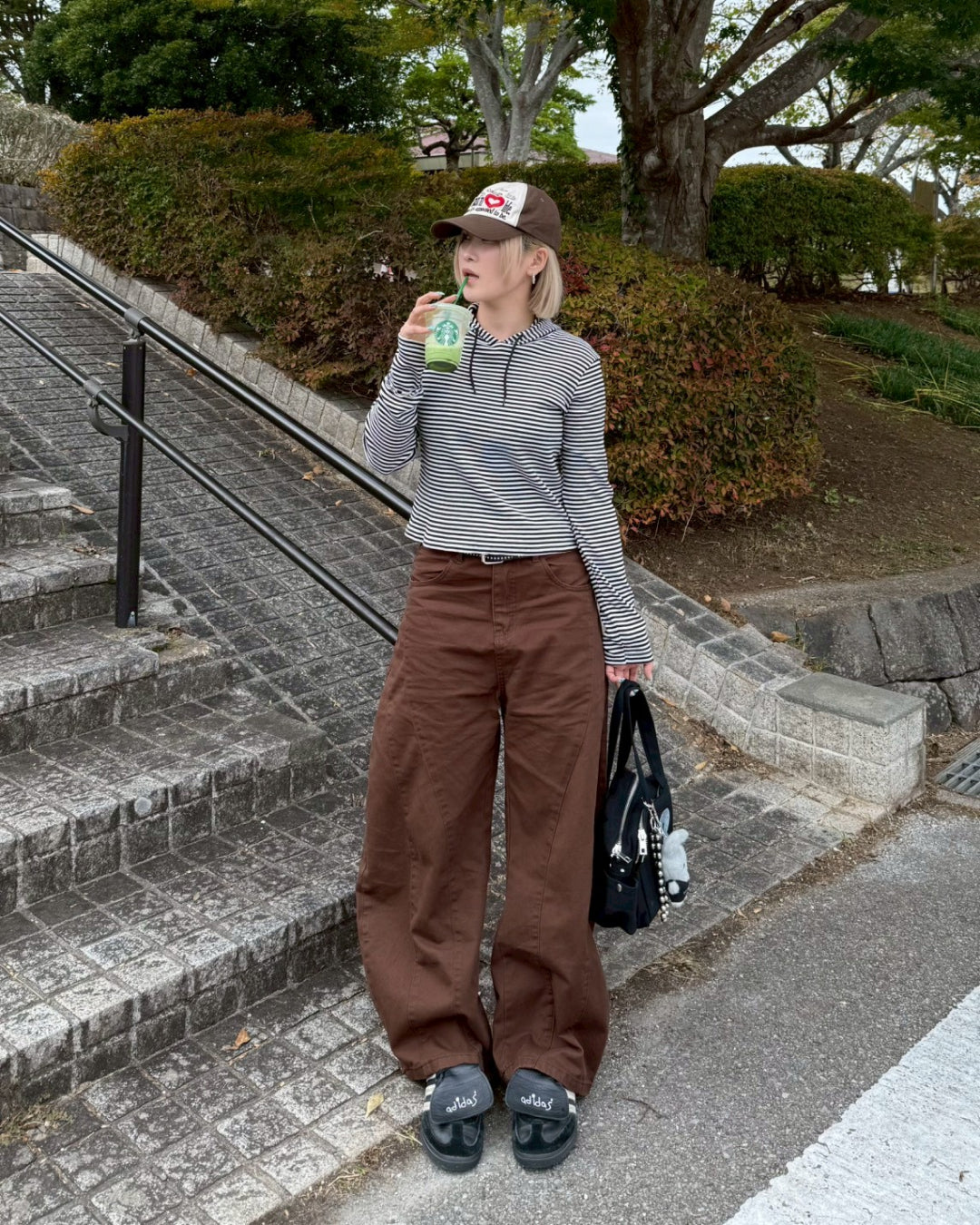 バックデザインバルーンデニムパンツ KC0182 – YOLO（ヨロ