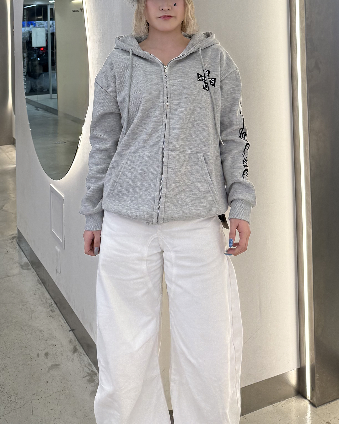 アーム刺繍スウェットフーディー
KC0208