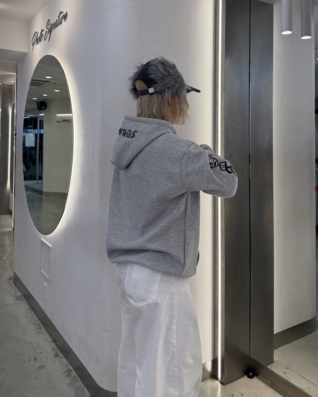 アーム刺繍スウェットフーディー
KC0208