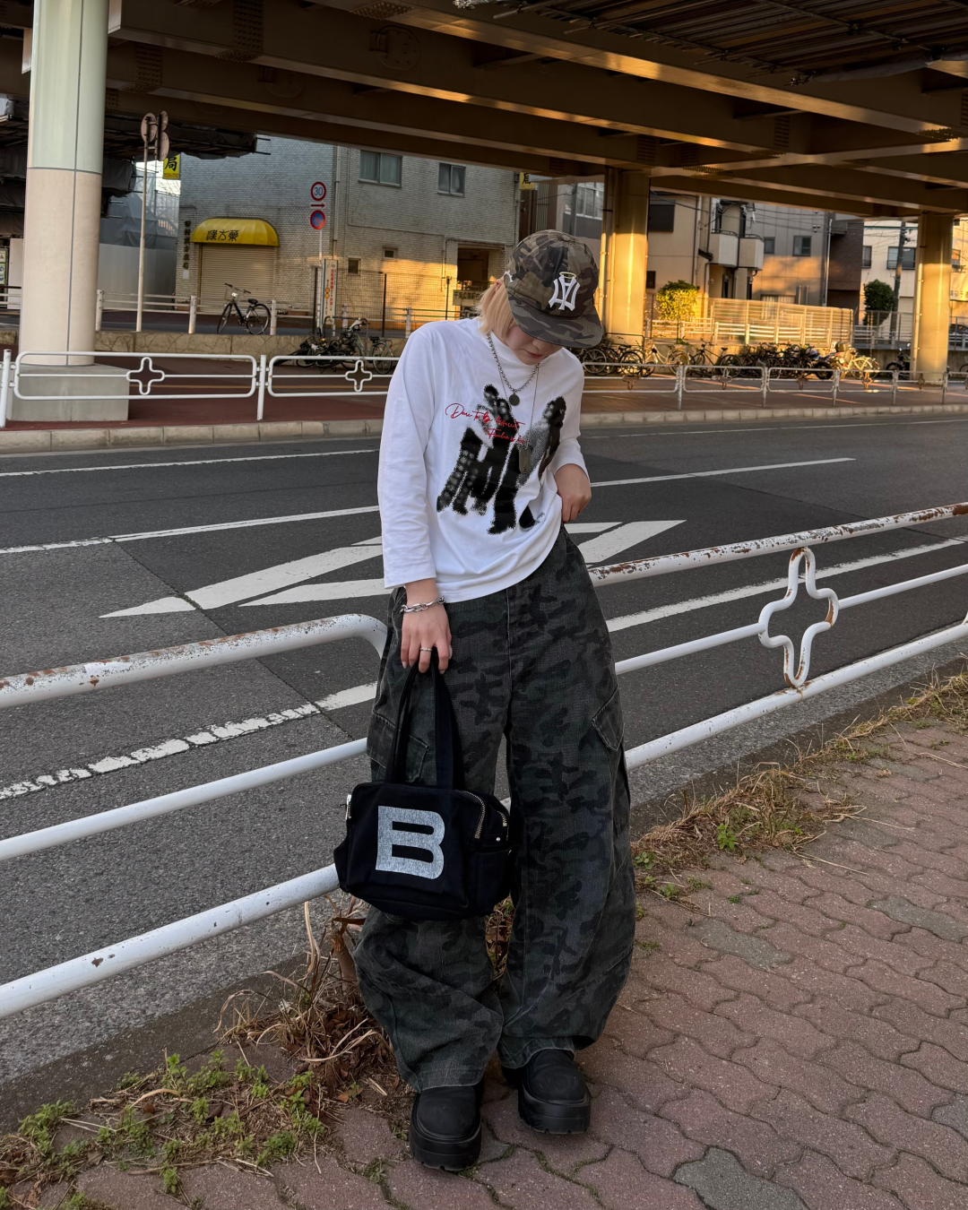 シルエットグラフィックプリントTシャツ KC0236 – YOLO（ヨロ