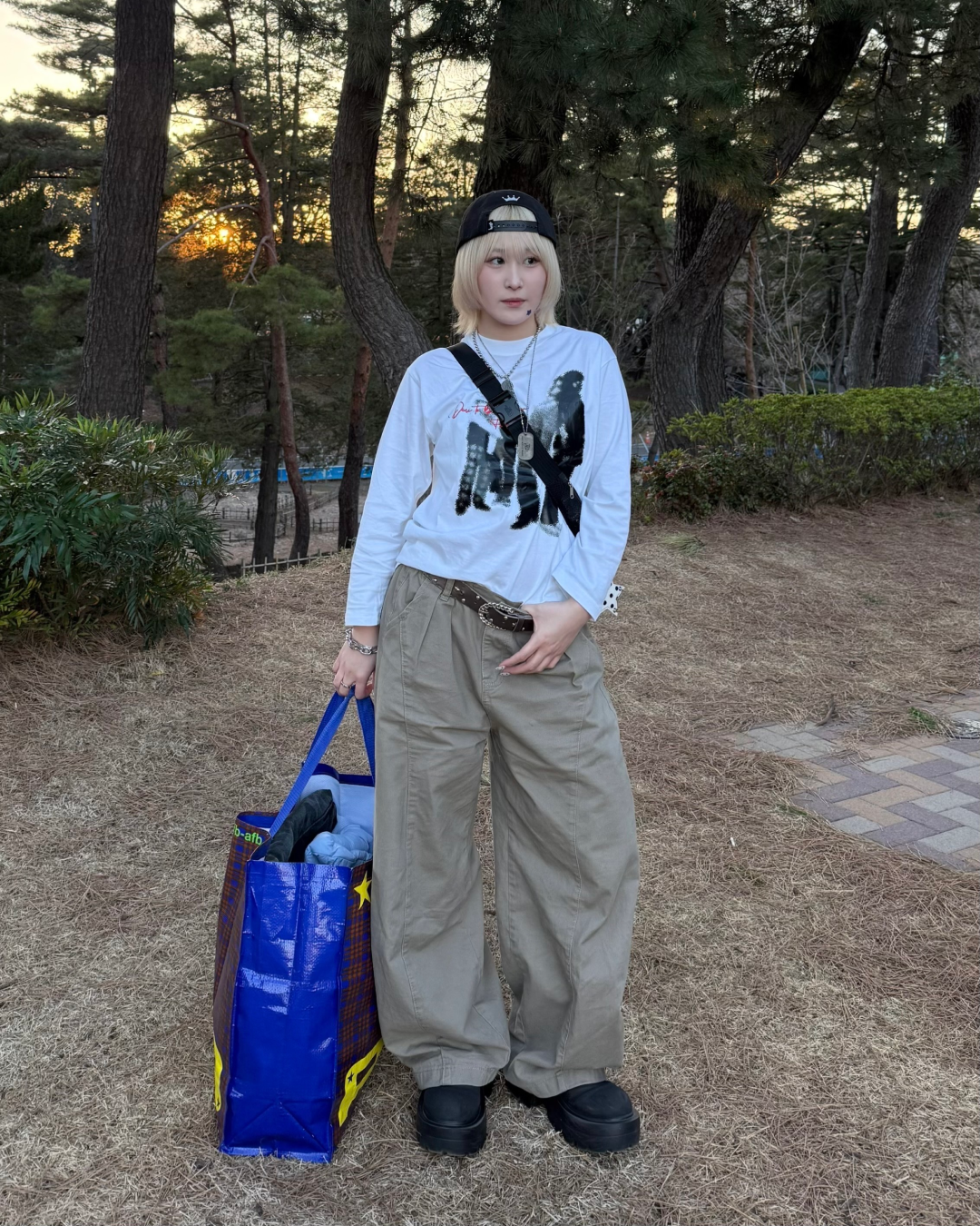 シルエットグラフィックプリントTシャツ KC0236