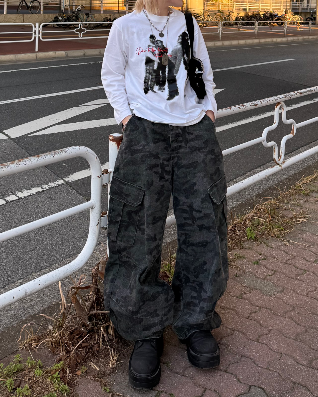 シルエットグラフィックプリントTシャツ KC0236 – YOLO（ヨロ