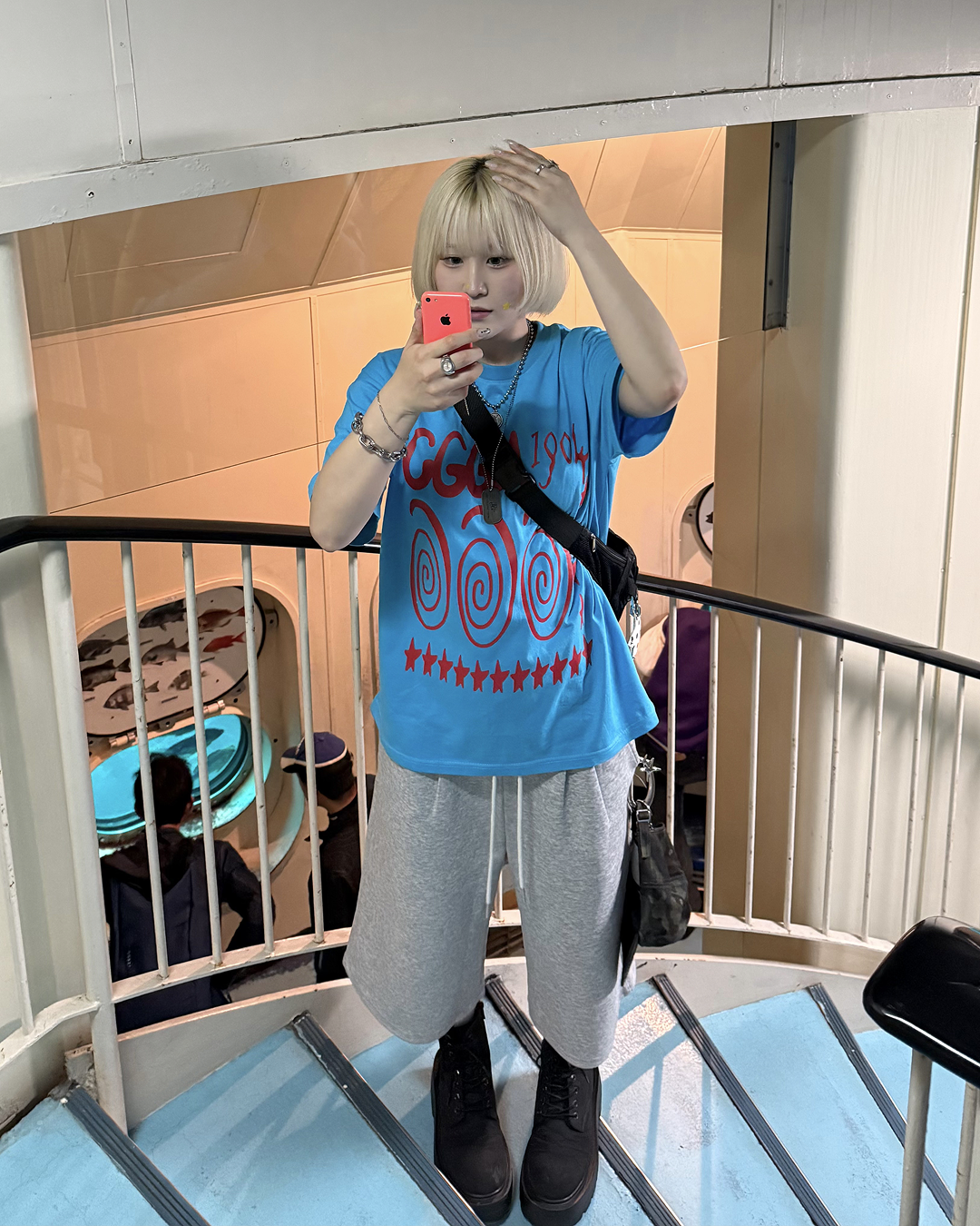 スパイラルグラフィックオーバーTシャツ KC0344