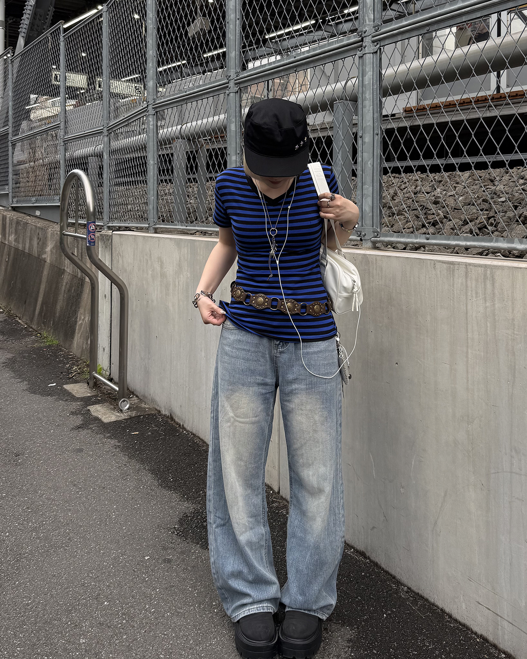 VネックストライプスリムウエストTシャツ KC0348