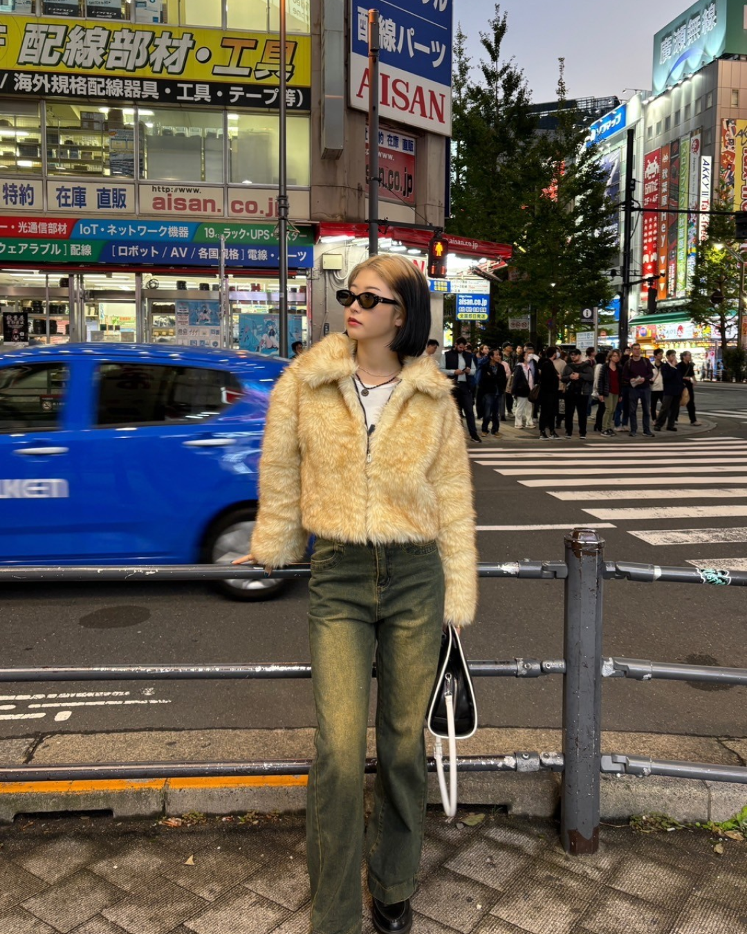 グラデーションファーコート KK0020 – YOLO(ヨロ グラデーションファーコート KK0020 – YOLO(ヨロ