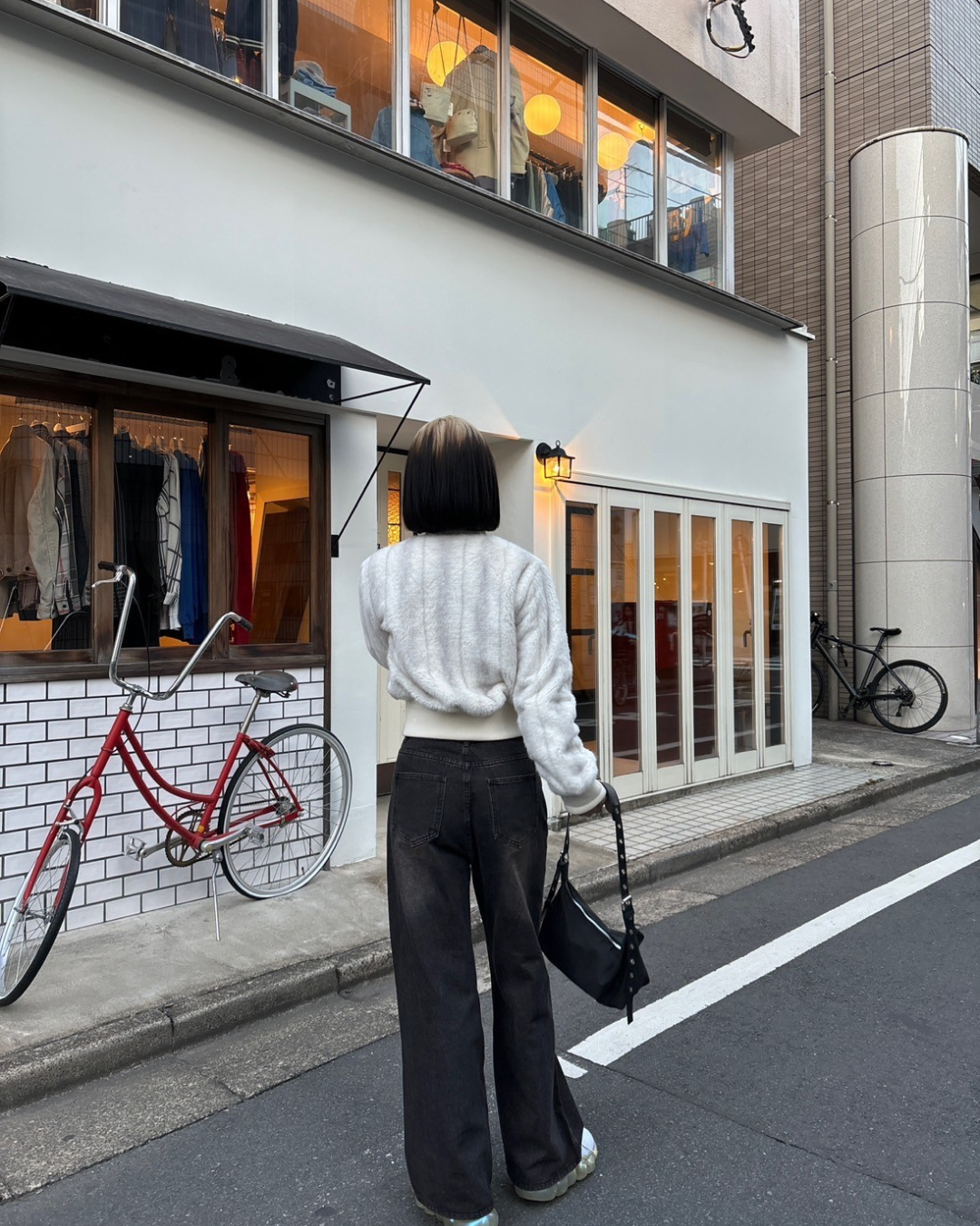 ホワイトハイネックファージャケット KK0022 – YOLO(ヨロ ホワイトハイネックファージャケット KK0022 – YOLO(ヨロ